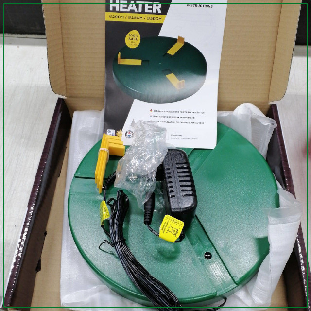 С обогревателем для поилок ваши пернатые друзья всегда будут иметь доступ к воде