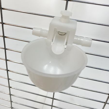 Поилка чашечная с креплением на сетку, регулировкой уровня воды, диаметр 6,3 см, двойной штуцер