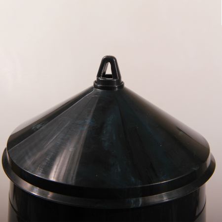 Кормушка бункерная ECO Recycled 4 кг с решеткой с круглыми отверстиями на ножках