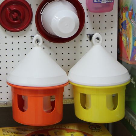 Поилка вакуумная COLOMBI 3 л с окошками для голубей