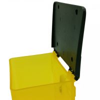 Поилка ниппельная для кроликов и птиц с бачком 0,5 л 90° Monoflo