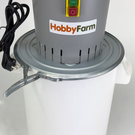 Зернодробилка HobbyFarm EM-25P для измельчения зерна электрическая с функцией мельницы / в комплекте 4 сита