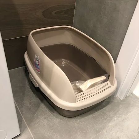 Лоток для кошек с высоким бортом и совком Catidea 51х38х25 см, коричневый