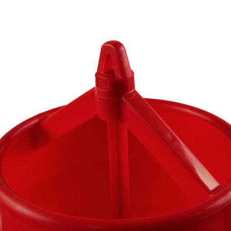 Кормушка бункерная 16 кг пластик с решеткой с круглыми отверстиями на ножках