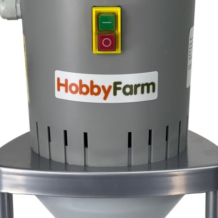 Зернодробилка HobbyFarm EM-25WL, на ножках для измельчения зерна электрическая с функцией мельницы / в комплекте 4 сита