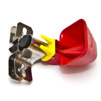 Поилка чашечная для крупной птицы, пластик, с винтовым креплением на сетку