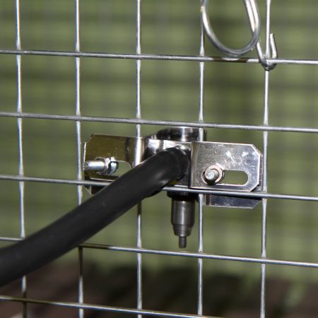 Поилка ниппельная для птиц/кроликов с винтовым креплением