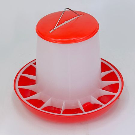 Поилка вакуумная 8 л (YL5338-8), кормушка бункерная 9 кг (YL5106-9), набор