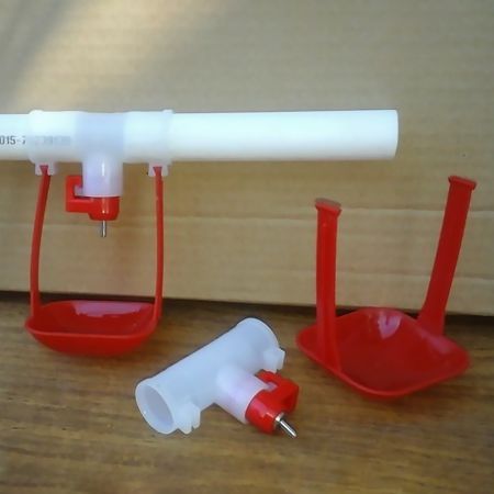 Поилка ниппельная с каплеуловителем на трубу 3/4''