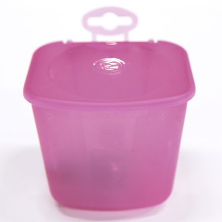 Поилка ниппельная с бачком DERBY 0,5 л 45° для кроликов и птиц