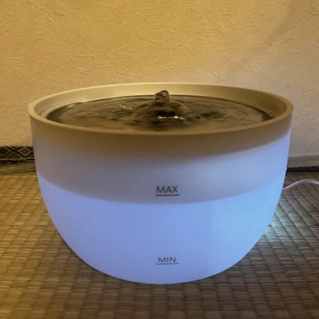 Автопоилка фонтан Petwant W8, 3 л, нержавеющая сталь, для кошек и собак, белая