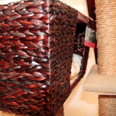 Когтеточка-комплекс с домиком 48х48х141 см, бежевый Когтеточка-комплекс с домиком 48х48х141 см, бежевый