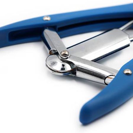 Щипцы для кастрации свиней, крупного рогатого скота и овец, натяжные Щипцы для кастрации свиней, крупного рогатого скота и овец, натяжные