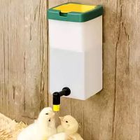 Поилка ниппельная с бачком HobbyFarm 1 л 360 градусов для кур с креплением на клетку