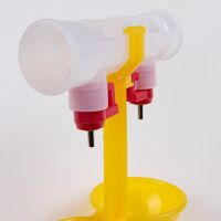 Поилка ниппельная для птиц двойная с каплеуловителем на трубу