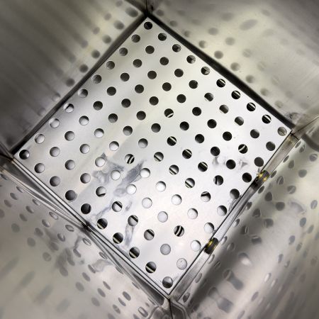 Шпарчан для птицы электрический HobbyFarm HBS-70, 70 л