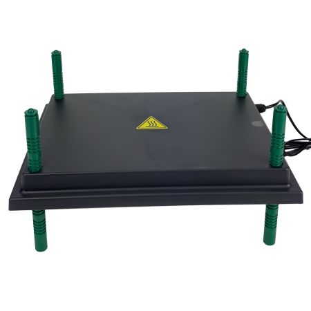 Панель обогревательная HobbyFarm 30х40 см 30 Вт для цыплят