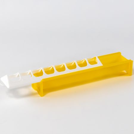 Кормушка-поилка лотковая 30 см пластик для цыплят