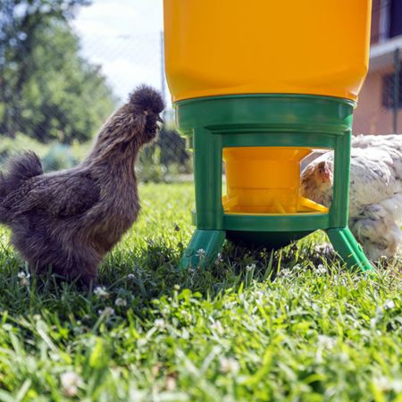 Кормушка бункерная Kubic Premium 28 кг пластик с разделительной решеткой на ножках