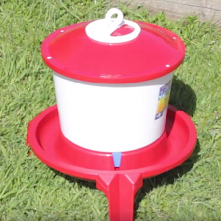 Поилка поплавковая RAPID CLEAN 6 л на ножках для кур и домашней птицы