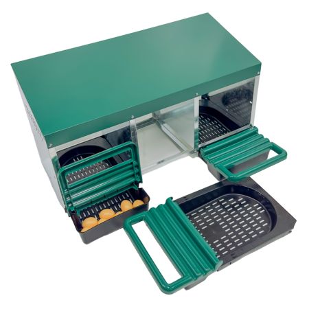 Гнездо для кур несушек HobbyFarm 3 секции с яйцесборником Гнездо для кур несушек HobbyFarm 3 секции с яйцесборником