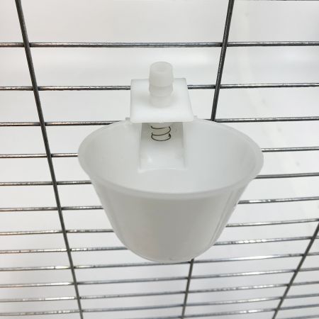 Поилка чашечная с креплением на сетку, диаметр 6,3 см, тройник в комплекте