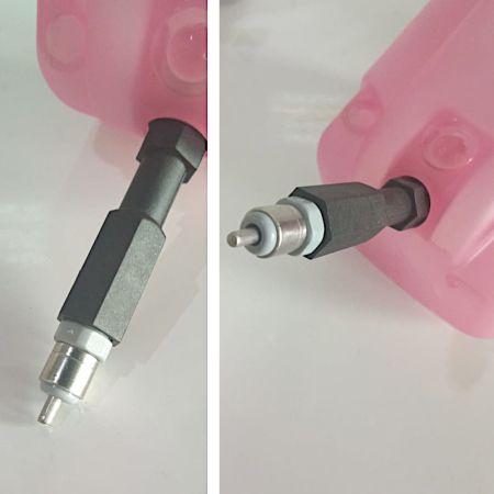 Поилка ниппельная с бачком DERBY 1 л 45° для кроликов и птиц