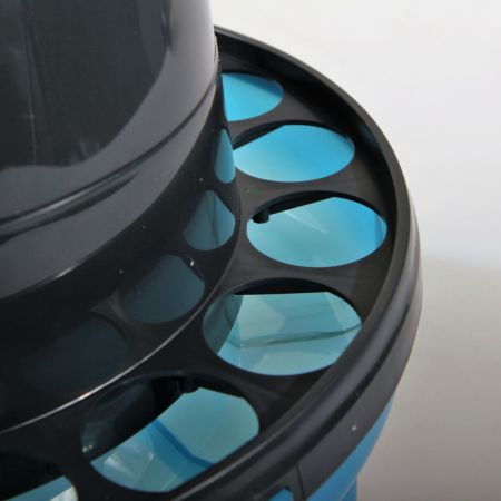 Кормушка бункерная ECO Recycled 4 кг с решеткой с круглыми отверстиями на ножках