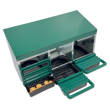 Гнездо для кур несушек HobbyFarm 3 секции с яйцесборником Гнездо для кур несушек HobbyFarm 3 секции с яйцесборником