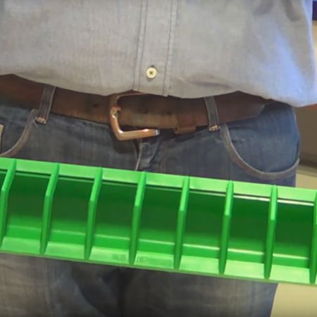 Кормушка лотковая 100 см пластик для цыплят River