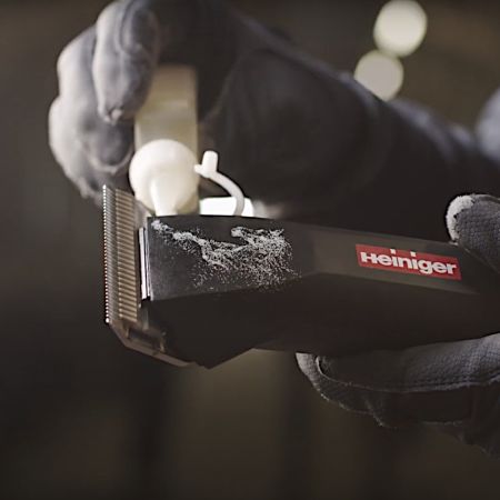 Машинка Heiniger Saphir Horse для стрижки лошадей с 2-я аккумуляторами