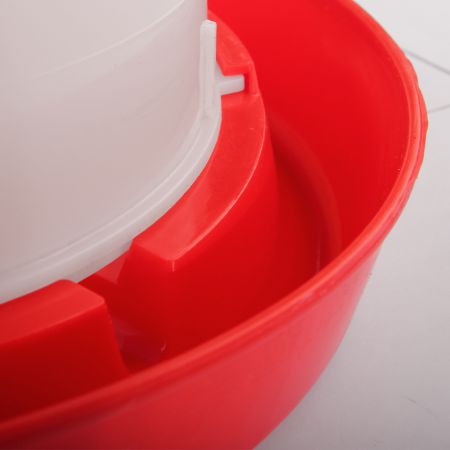 Поилка вакуумная 15 л с ручкой для кур, уток, бройлеров и других птиц